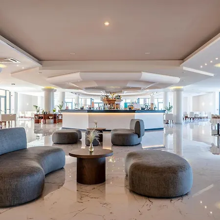 Resort Athina Palace & 5*