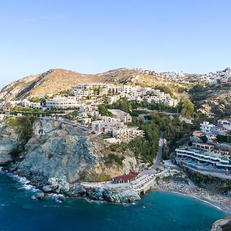 Resort Athina Palace & 5*